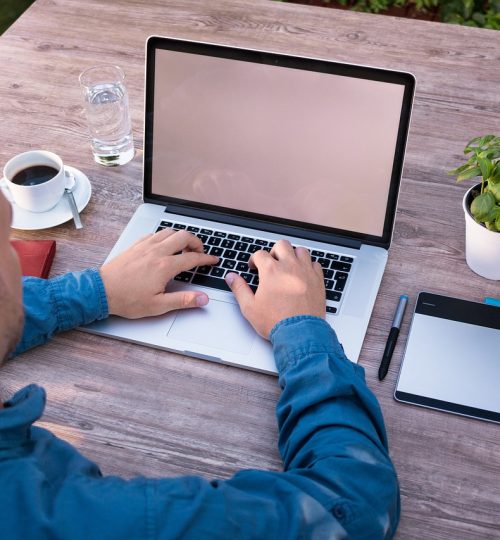 business man, laptop, work-2452808.jpg